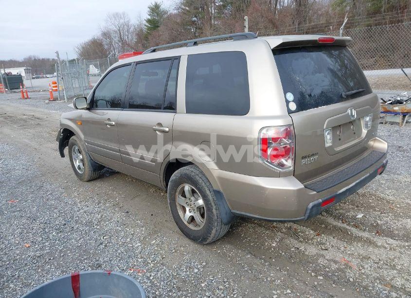 Photo 3 of 2006 Honda Pilot EX (VIN 2HKYF18486H523888)