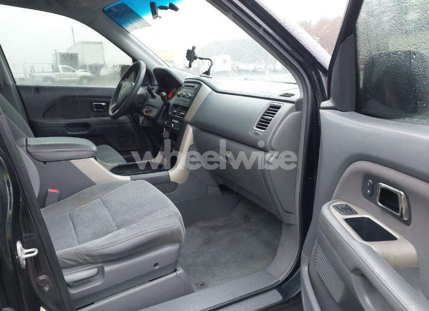Photo 5 of 2006 Honda Pilot EX (VIN 2HKYF18486H527682)