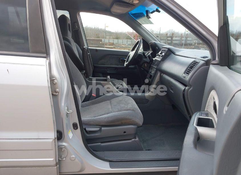 Photo 5 of 2003 Honda Pilot EX (VIN 2HKYF18493H577776)