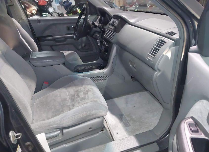 Photo 5 of 2004 Honda Pilot EX (VIN 2HKYF18494H543595)