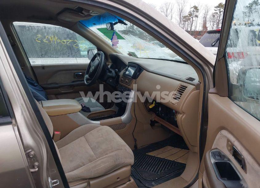 Photo 5 of 2004 Honda Pilot EX (VIN 2HKYF18494H543922)