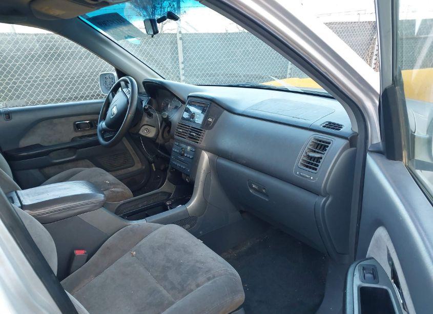 Photo 5 of 2005 Honda Pilot EX (VIN 2HKYF18495H509027)