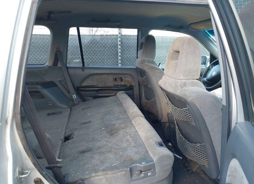 Photo 8 of 2005 Honda Pilot EX (VIN 2HKYF18495H509027)