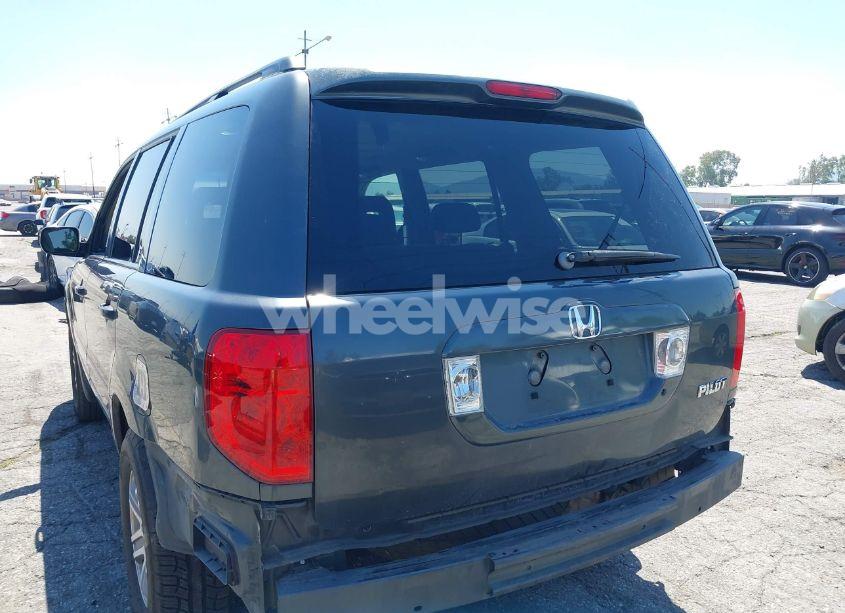Photo 6 of 2005 Honda Pilot EX (VIN 2HKYF18495H542707)