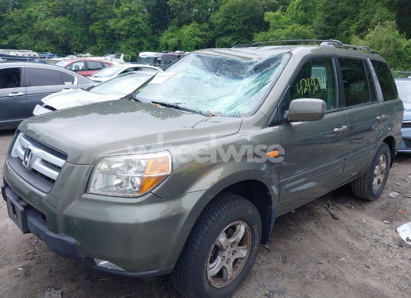 Photo 2 of 2007 Honda Pilot EX (VIN 2HKYF18497H516286)