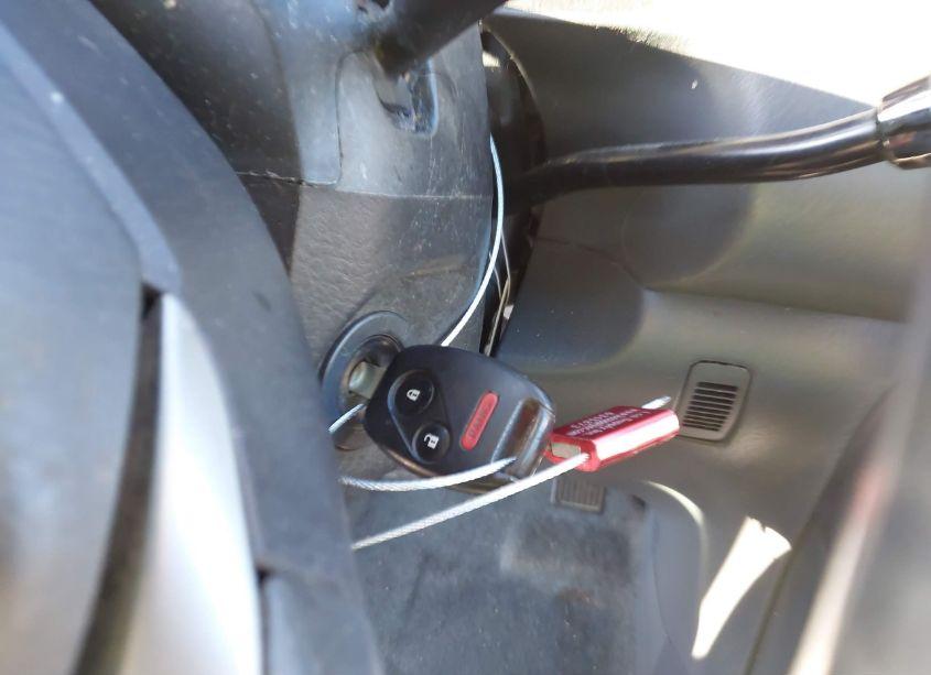 Photo 11 of 2005 Honda Pilot EX (VIN 2HKYF184X5H517055)