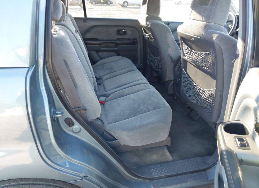 Photo 8 of 2005 Honda Pilot EX (VIN 2HKYF184X5H517055)