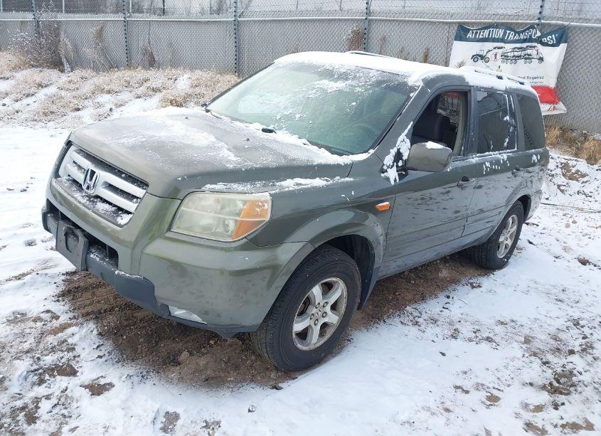 Photo 2 of 2006 Honda Pilot EX (VIN 2HKYF184X6H512147)