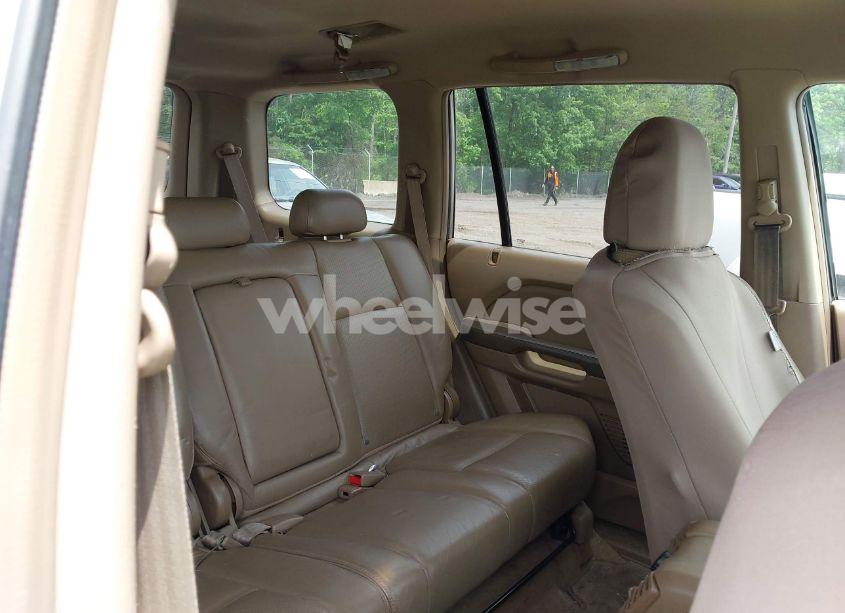 Photo 8 of 2004 Honda Pilot EX-L (VIN 2HKYF18504H550637)