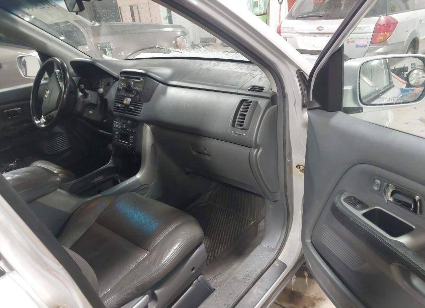 Photo 5 of 2003 Honda Pilot EX-L (VIN 2HKYF18513H005335)