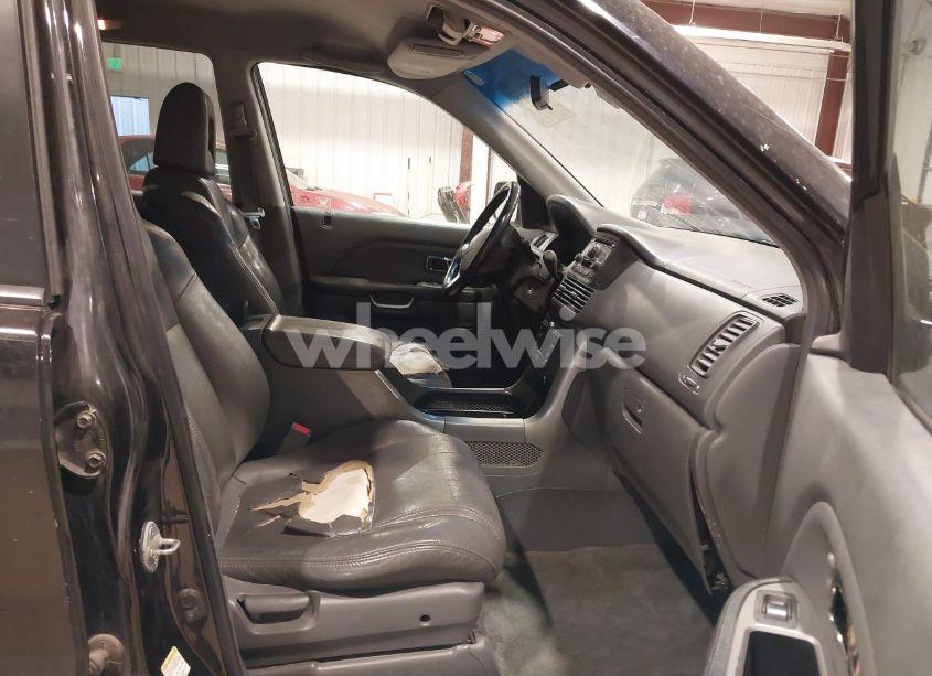 Photo 5 of 2004 Honda Pilot EX-L (VIN 2HKYF18514H509983)