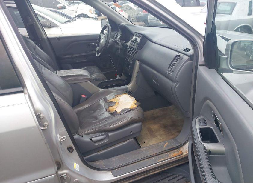 Photo 5 of 2004 Honda Pilot EX-L (VIN 2HKYF18514H567950)