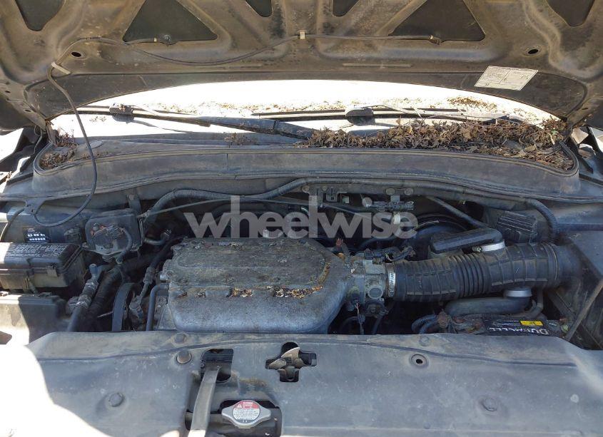 Photo 10 of 2005 Honda Pilot EX-L (VIN 2HKYF18515H546209)