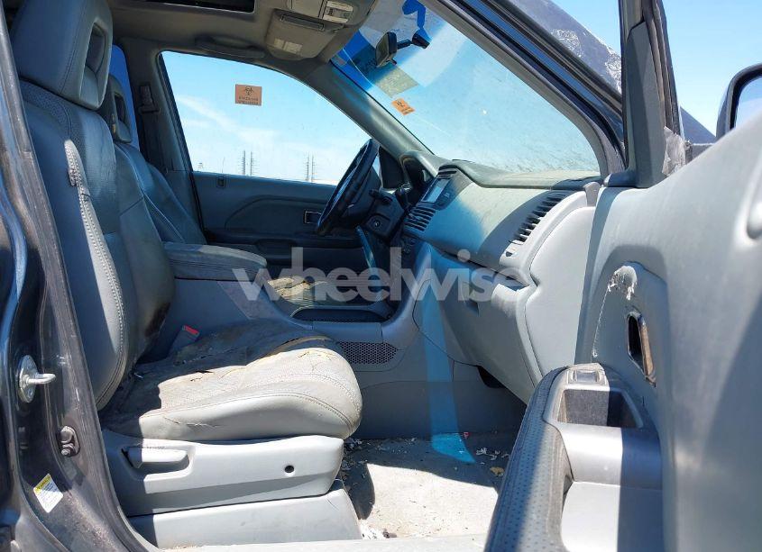 Photo 5 of 2005 Honda Pilot EX-L (VIN 2HKYF18515H546209)