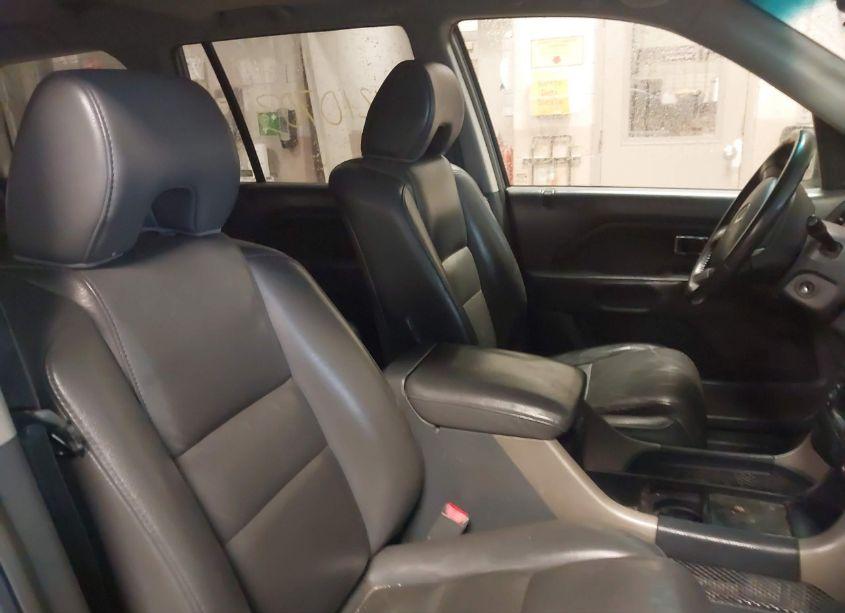 Photo 16 of 2006 Honda Pilot EX-L (VIN 2HKYF18516H543098)