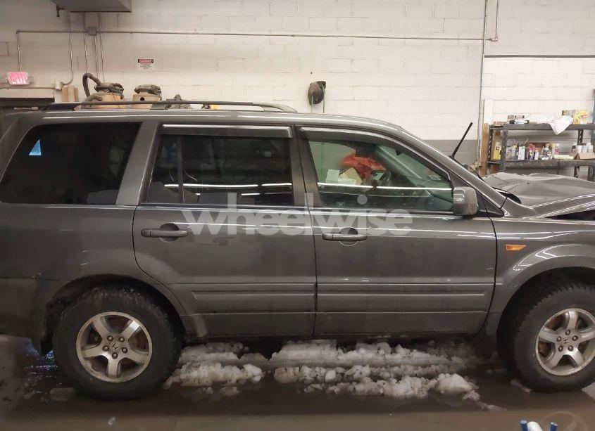 Photo 13 of 2007 Honda Pilot EX-L (VIN 2HKYF18517H524519)