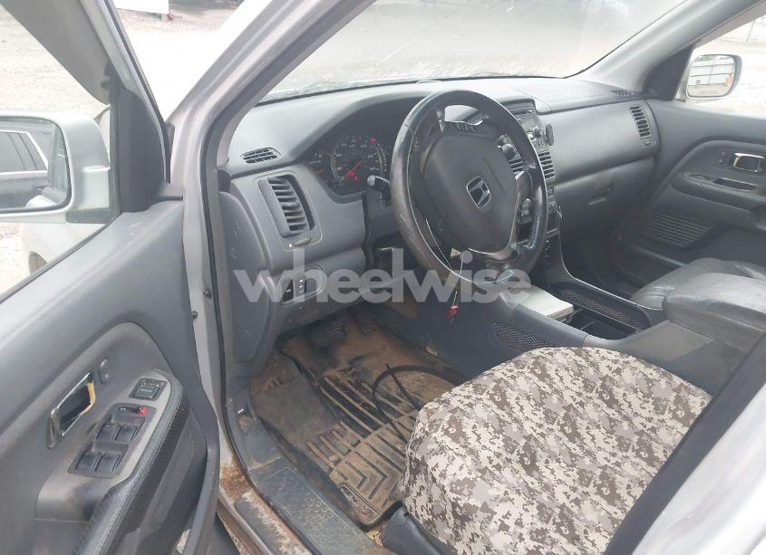 Photo 13 of 2003 Honda Pilot EX-L (VIN 2HKYF18523H543302)