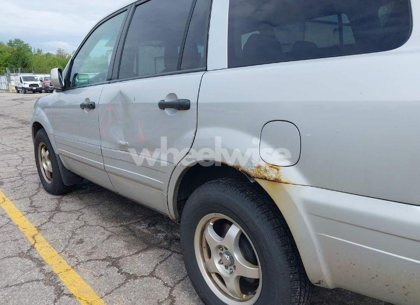 Photo 12 of 2004 Honda Pilot EX-L (VIN 2HKYF18524H542877)