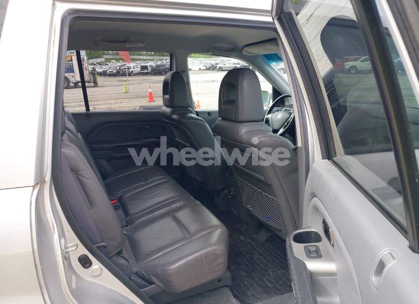 Photo 8 of 2004 Honda Pilot EX-L (VIN 2HKYF18524H542877)