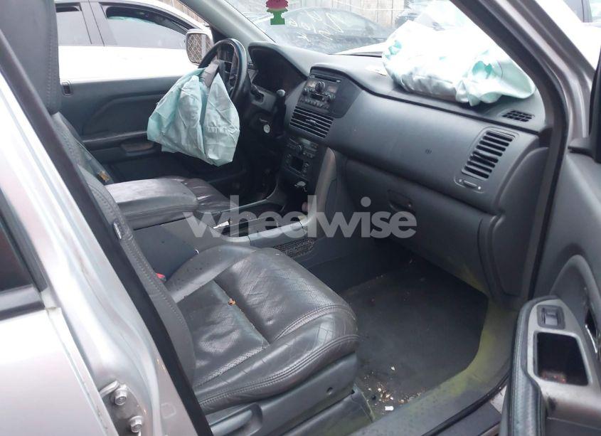 Photo 5 of 2004 Honda Pilot EX-L (VIN 2HKYF18524H613334)