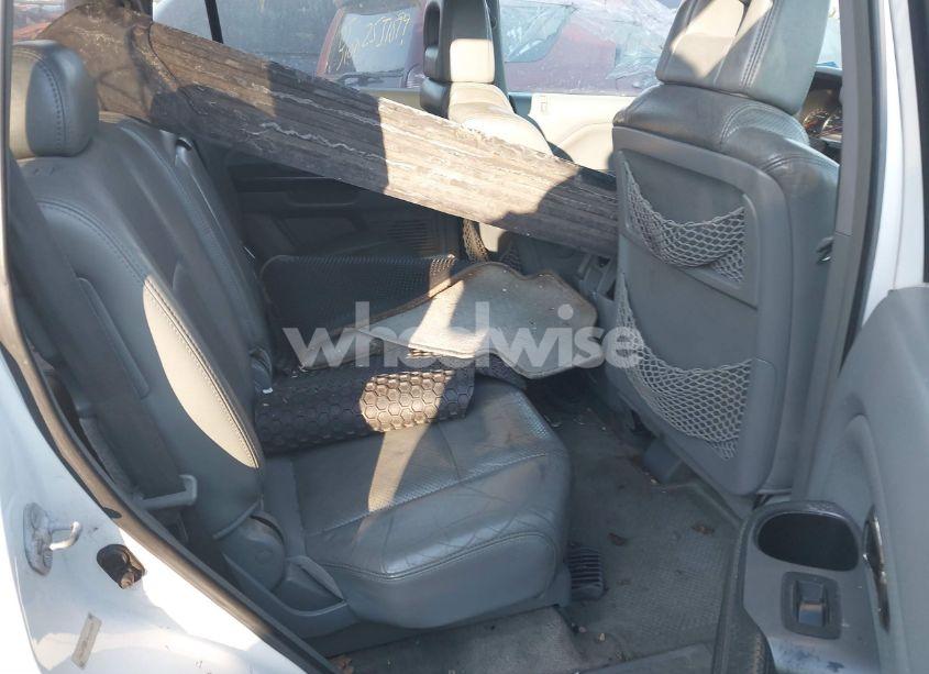 Photo 8 of 2005 Honda Pilot EX-L (VIN 2HKYF18525H506818)