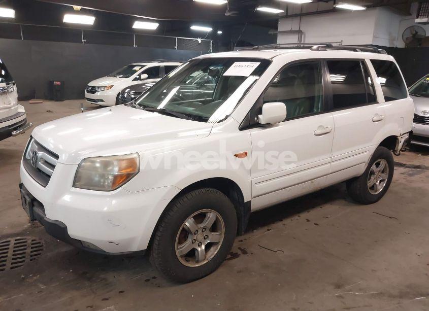 Photo 2 of 2006 Honda Pilot EX-L (VIN 2HKYF18526H523751)