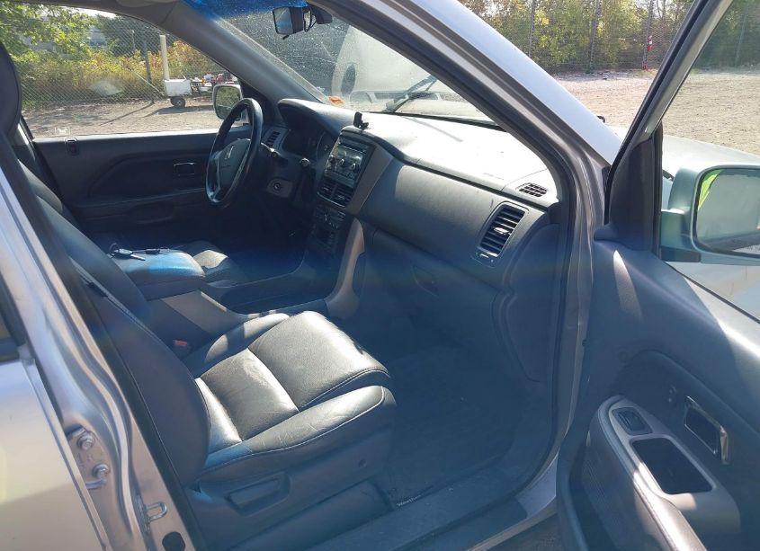 Photo 5 of 2006 Honda Pilot EX-L (VIN 2HKYF18536H552904)