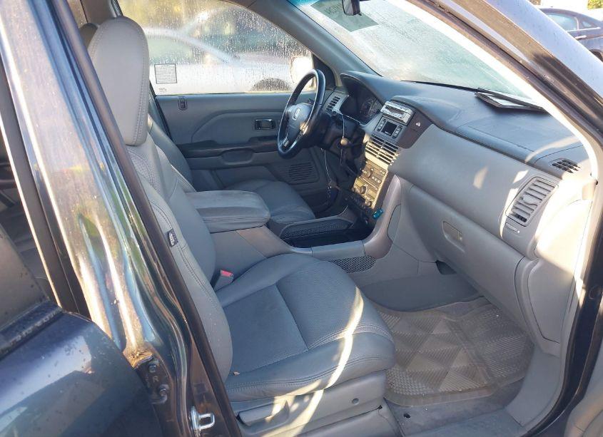 Photo 5 of 2004 Honda Pilot EX-L (VIN 2HKYF18544H518385)