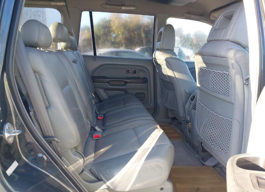 Photo 8 of 2004 Honda Pilot EX-L (VIN 2HKYF18544H518385)