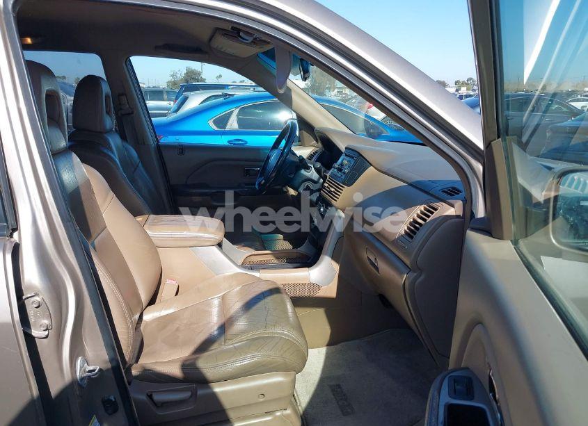 Photo 5 of 2004 Honda Pilot EX-L (VIN 2HKYF18544H592230)