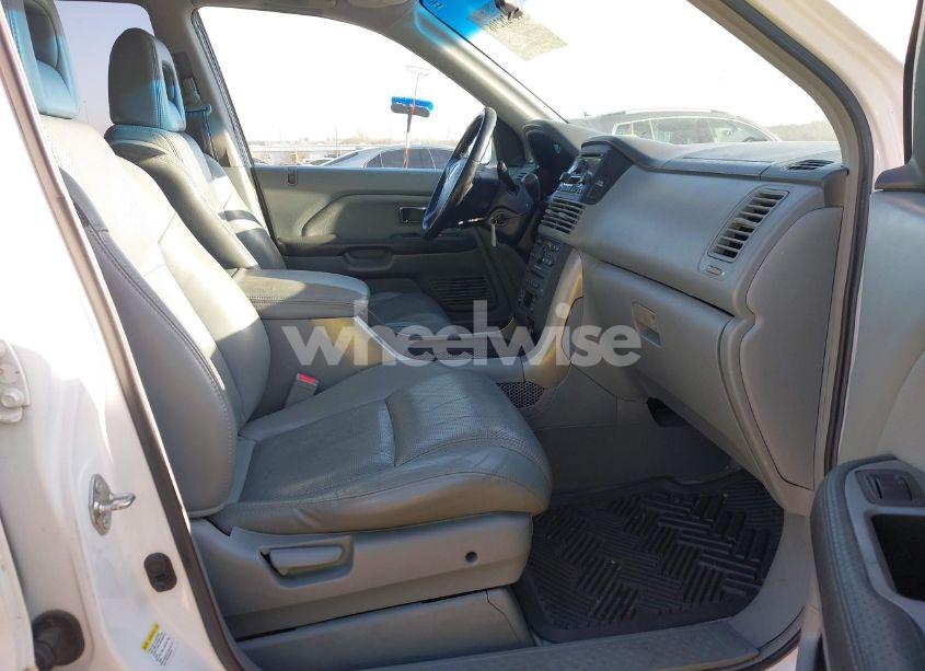 Photo 5 of 2005 Honda Pilot EX-L (VIN 2HKYF18545H544888)