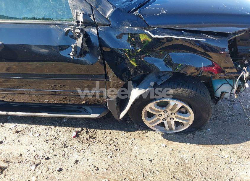 Photo 14 of 2004 Honda Pilot EX-L (VIN 2HKYF18554H536846)