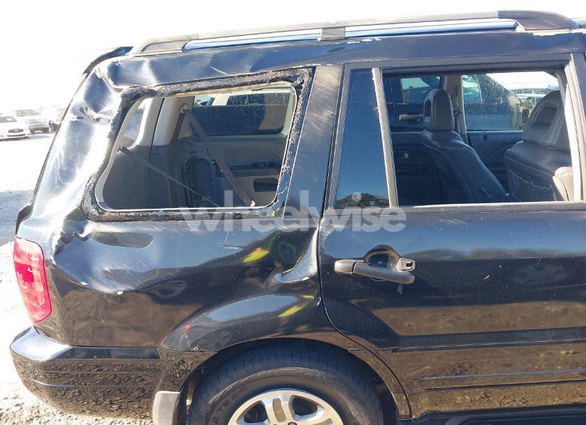 Photo 15 of 2004 Honda Pilot EX-L (VIN 2HKYF18554H536846)