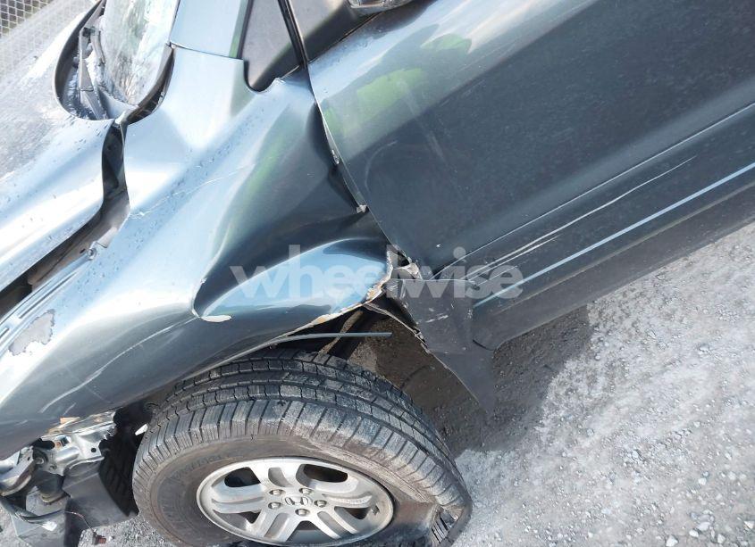 Photo 18 of 2004 Honda Pilot EX-L (VIN 2HKYF18554H566705)