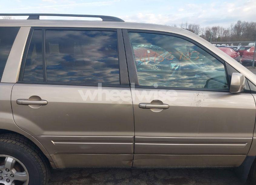 Photo 13 of 2007 Honda Pilot EX-L (VIN 2HKYF18557H508002)