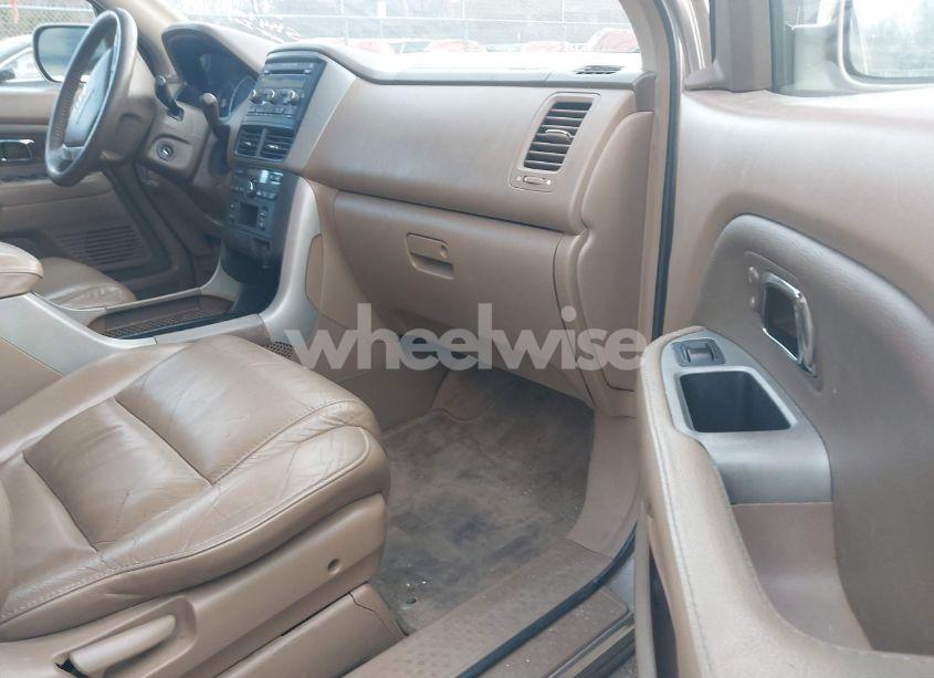 Photo 5 of 2007 Honda Pilot EX-L (VIN 2HKYF18557H508002)