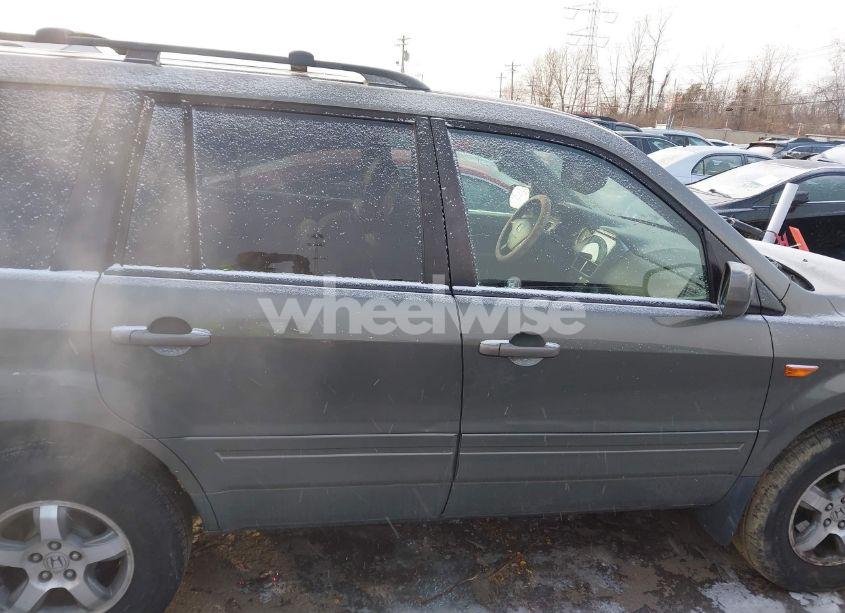 Photo 14 of 2007 Honda Pilot EX-L (VIN 2HKYF18557H521946)