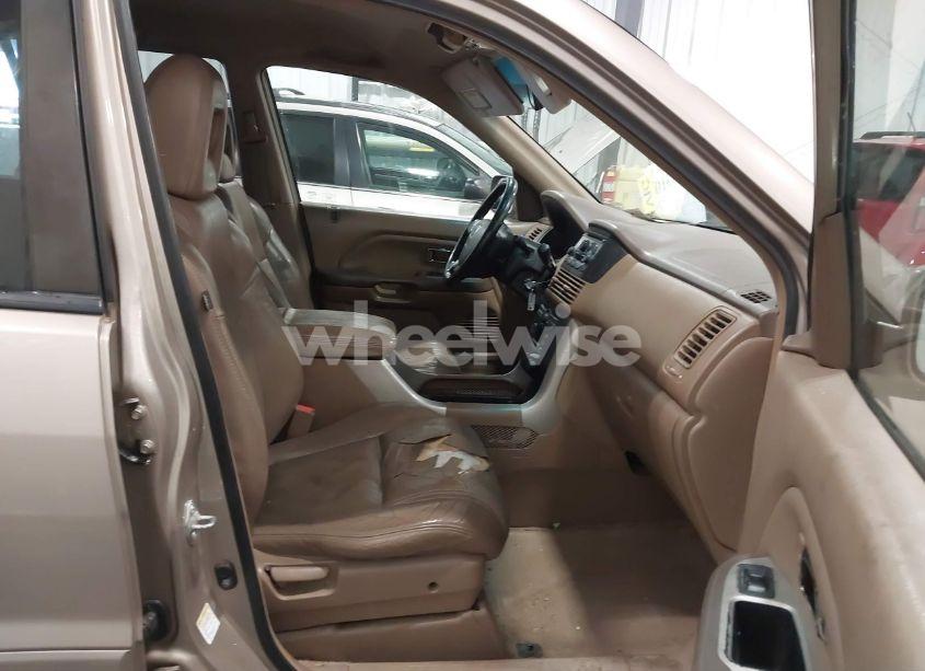 Photo 5 of 2004 Honda Pilot EX-L (VIN 2HKYF18564H595114)