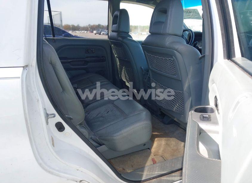 Photo 8 of 2004 Honda Pilot EX-L (VIN 2HKYF18574H505713)