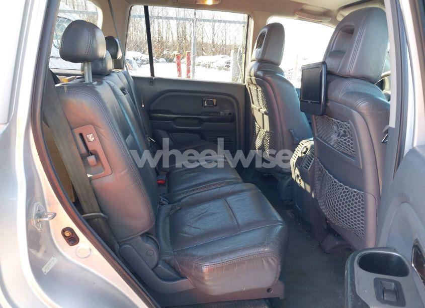 Photo 8 of 2004 Honda Pilot EX-L (VIN 2HKYF18574H505825)