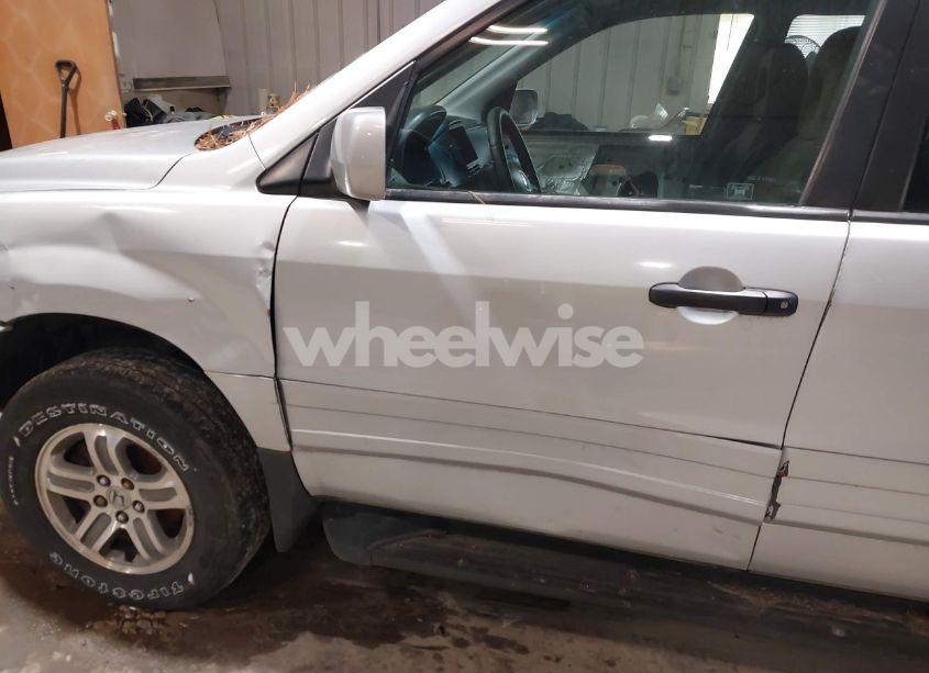 Photo 12 of 2004 Honda Pilot EX-L (VIN 2HKYF18574H521281)