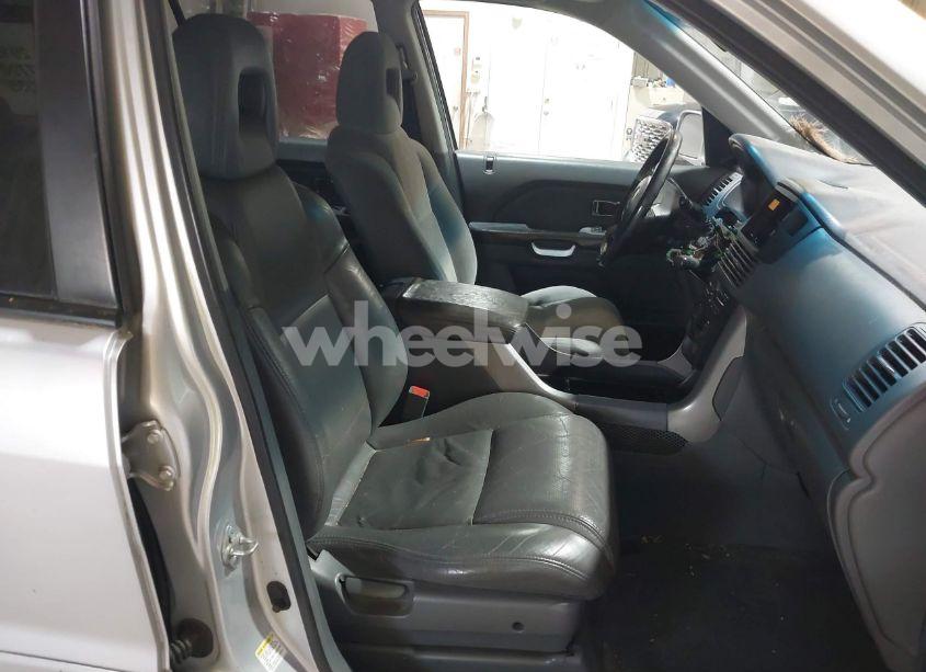 Photo 5 of 2004 Honda Pilot EX-L (VIN 2HKYF18574H521281)