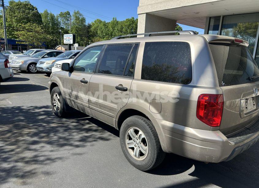Photo 3 of 2004 Honda Pilot (VIN 2HKYF18574H592240)
