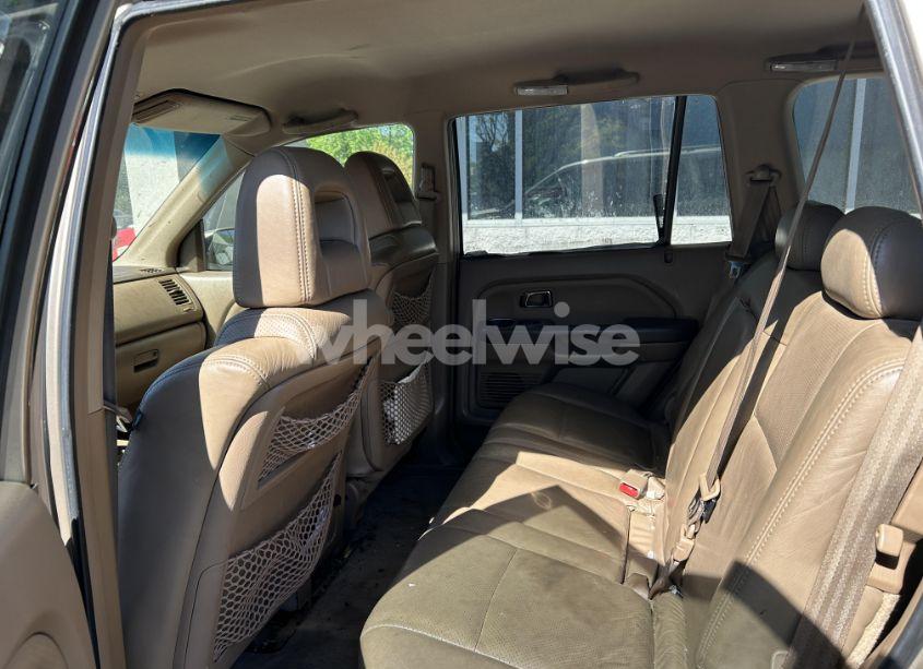 Photo 8 of 2004 Honda Pilot (VIN 2HKYF18574H592240)