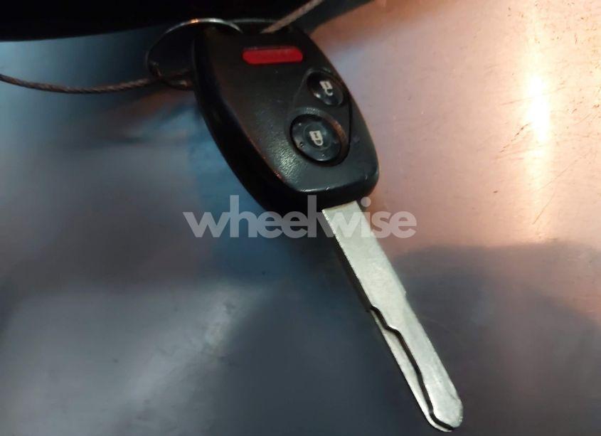 Photo 11 of 2005 Honda Pilot EX-L (VIN 2HKYF18575H501176)