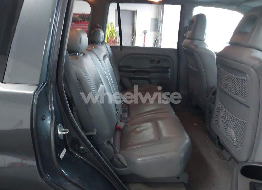Photo 8 of 2005 Honda Pilot EX-L (VIN 2HKYF18575H501176)