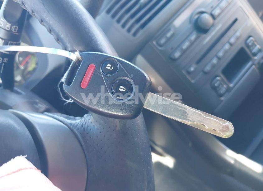 Photo 11 of 2005 Honda Pilot EX-L (VIN 2HKYF18575H505891)