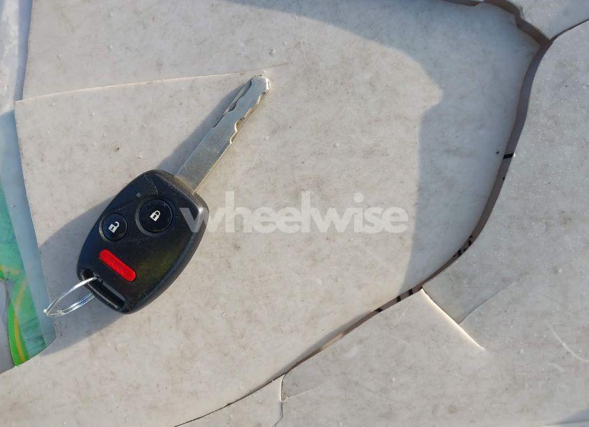 Photo 11 of 2005 Honda Pilot EX-L (VIN 2HKYF18575H531293)