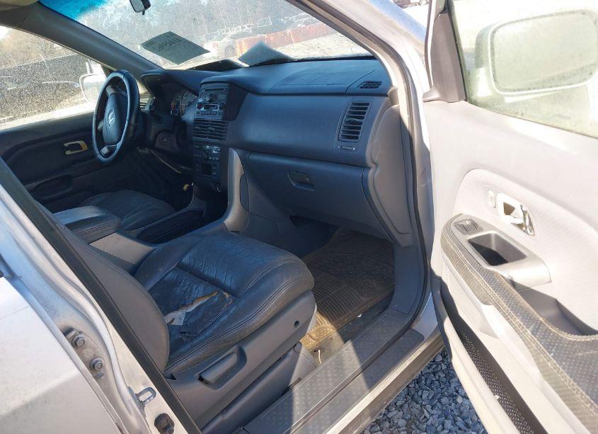 Photo 5 of 2004 Honda Pilot EX-L (VIN 2HKYF18584H540115)