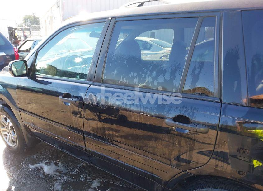 Photo 14 of 2004 Honda Pilot EX-L (VIN 2HKYF18584H558629)